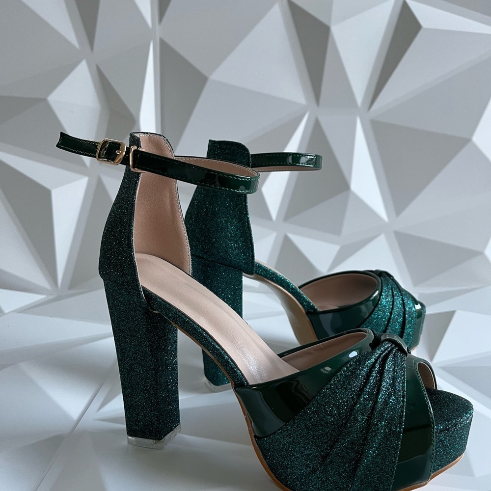 Elegant Green Glitter Platform Heels Size: 38 (7) - Picture 6 of 14